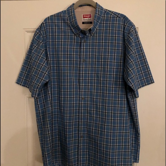 Wrangler Other - Wrangler wrinkle resistant shirt.
